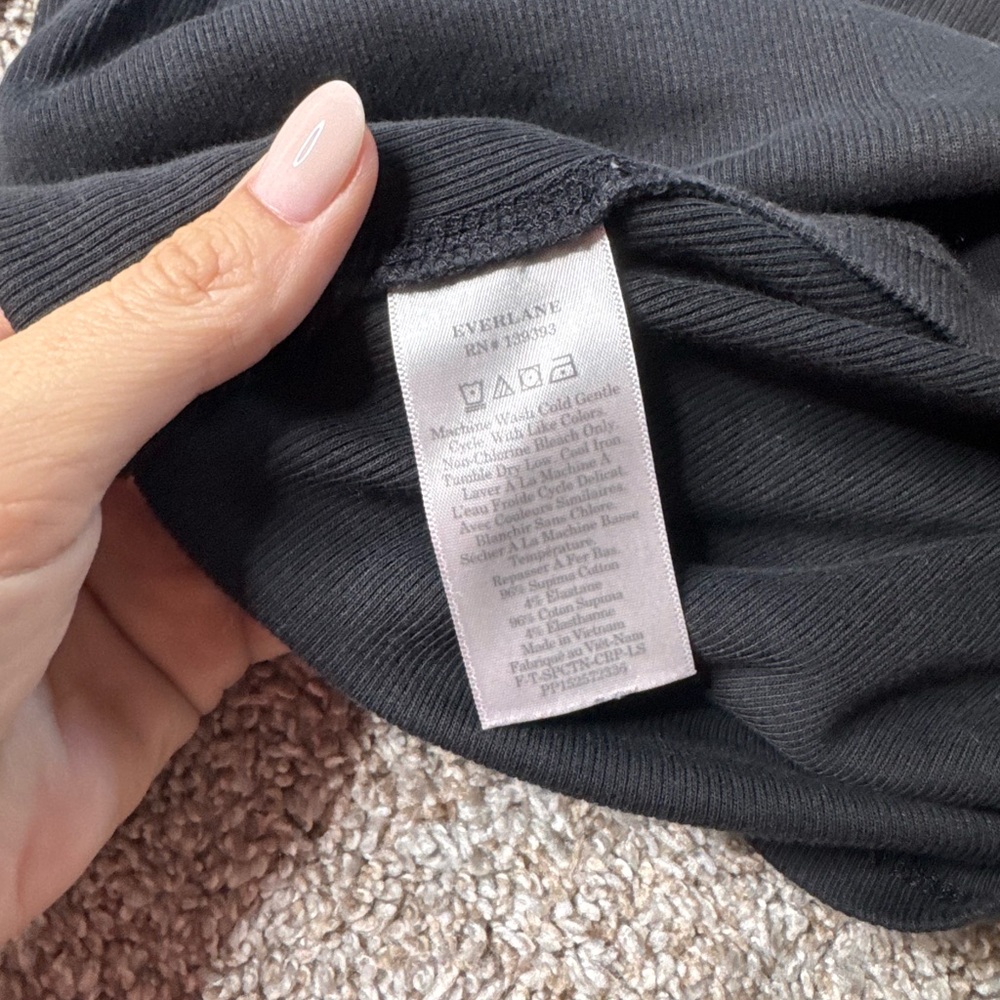 EVERLANE Black Long Sleeve Crop Top size M - Picture 3 of 3